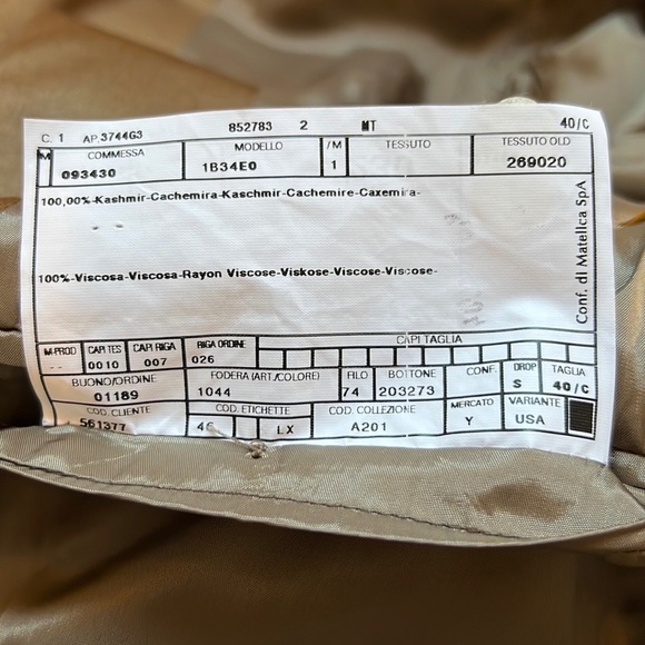 Neiman Marcus Luxury Armani Collezioni 100% Cashmere Oversized Blazer in Camel - Picture 8 of 14